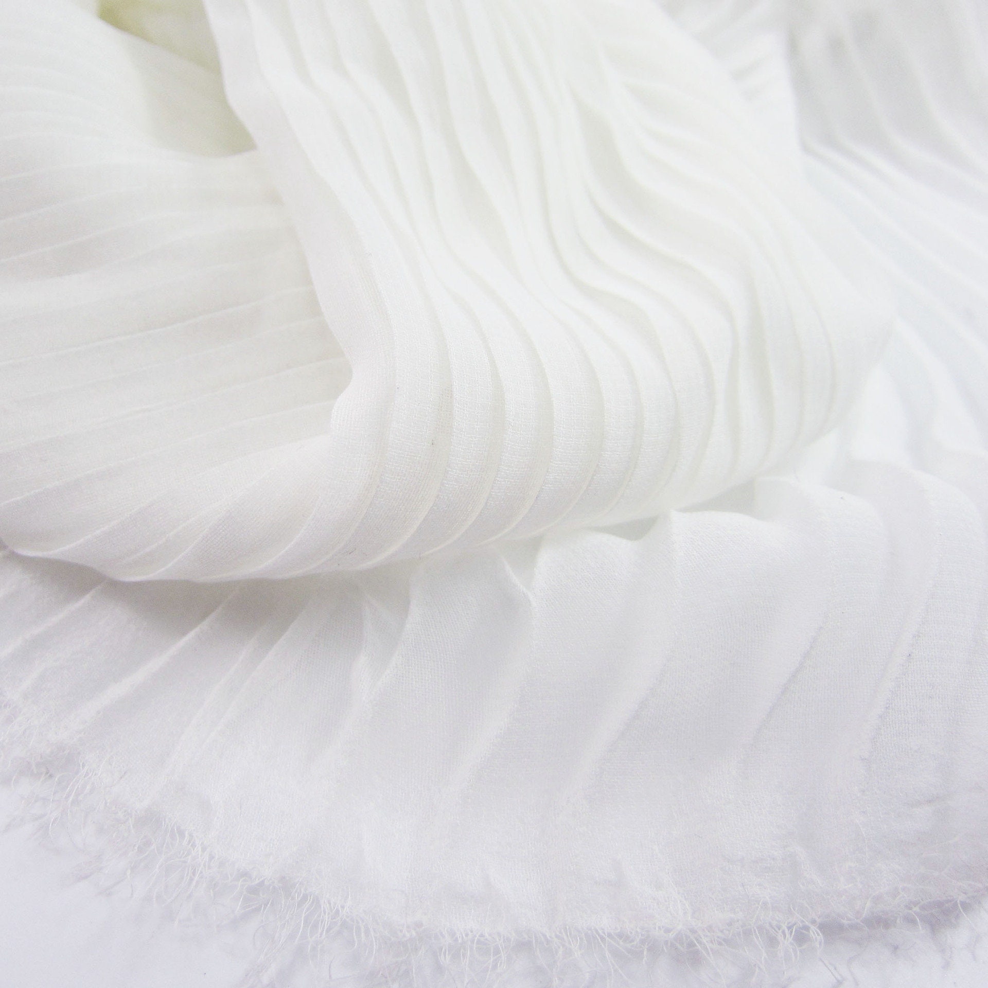 Etereo White Accordion Pleated Chiffon - Chiffon - Polyester