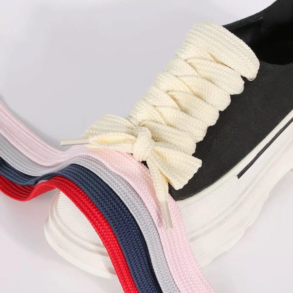 paio di lacci piatti da 2,2 cm per scarpe sportive/da corsa