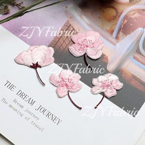 Set of 4 Flower Embroidery Patch Iron/ Sew On Appliques Patch For Crafting,Appliqués Badge,For Clothes, Dress, Hat, Jeans