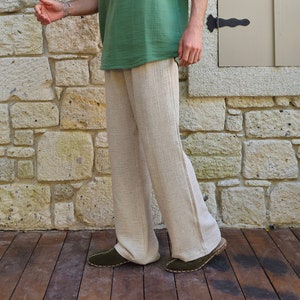 Men&#39;s Hemp Drawstring Pants: Sustainable Yoga Trousers
