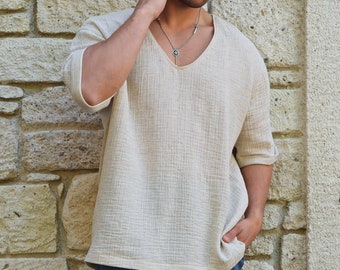 Chemise à col en V en chanvre pour hommes : T-shirt oversize beige clair