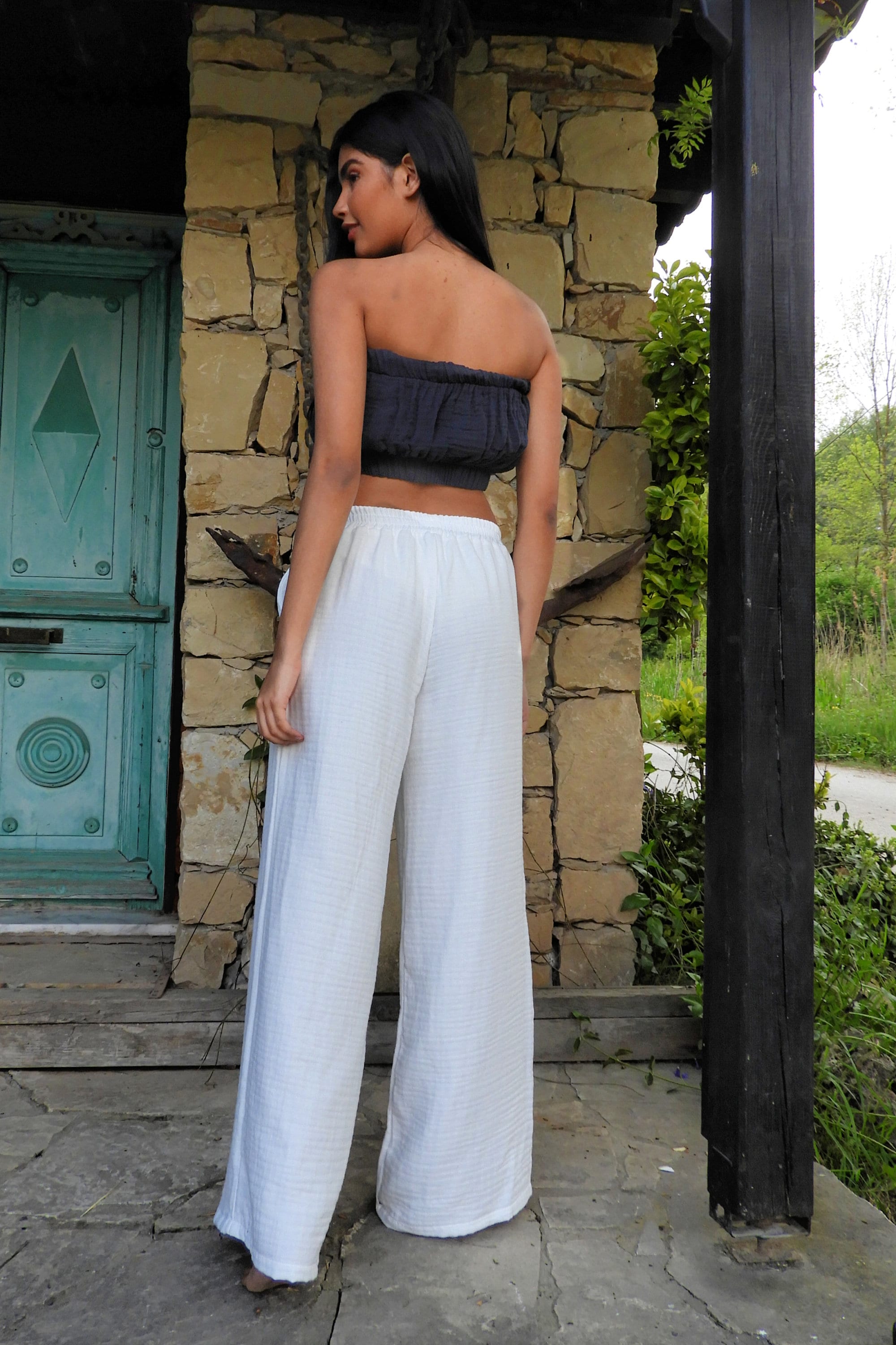 Top more than 71 white flare pants outfit super hot - in.eteachers