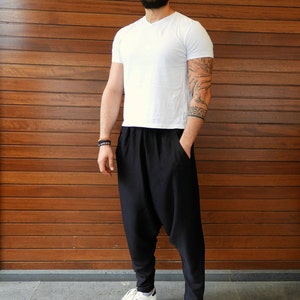 Sarouel haut fait main pour homme : mélange de coton noir avec entrejambe bas image 6