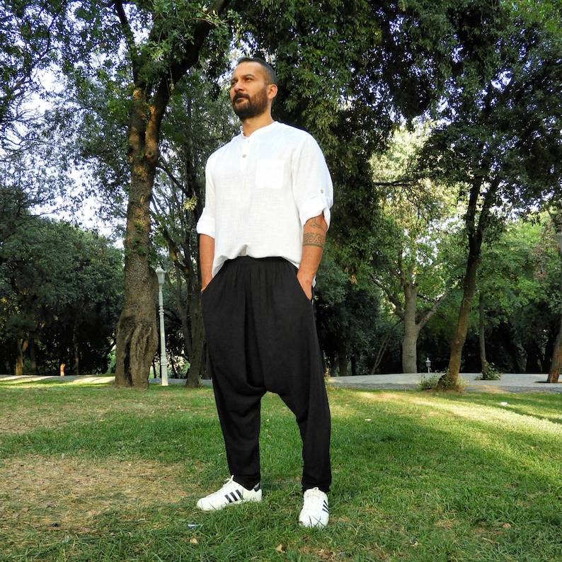 Sarouel haut fait main pour homme : mélange de coton noir avec entrejambe bas image 3