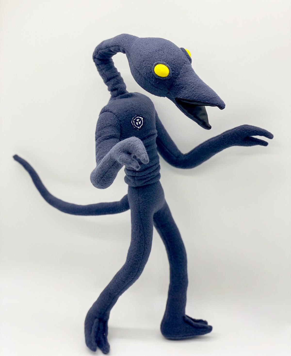 Boneco De Pelúcia Personagem De Terror Scp 173 - Escorrega o Preço