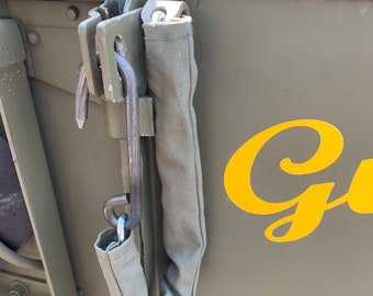 Medium 8 to 15.5-inch TAILGATE CHAIN COVERS made of sun-resistant, Number 8 duck canvas (sold in pairs). Looks great on trucks and jeeps!