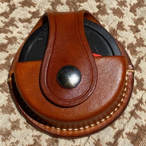 Swedish SNUS or ZYN dip can holder holster with belt clip made of hand-stitched natural full grain leather in traditional or fashion colors. image 3