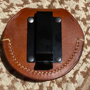 Swedish SNUS or ZYN dip can holder holster with belt clip made of hand-stitched natural full grain leather in traditional or fashion colors. image 6