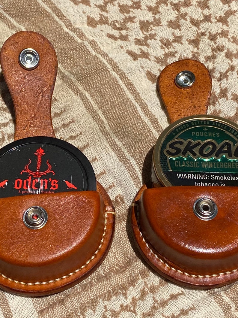 Swedish SNUS or ZYN dip can holder holster with belt clip made of hand-stitched natural full grain leather in traditional or fashion colors. image 4