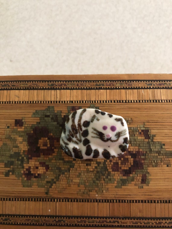 Handmade ceramic cat brooch - pottery cat brooch - glazed cat brooch