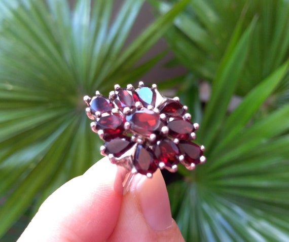 Vintage Garnet Silver Ring. Victorian style Luxuri