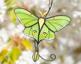 Suspensions de vitrail Luna papillon de nuit, cadeau fête des mères, vitrail personnalisé, décoration de jardin attrape-soleil, cadeaux de fête des pères