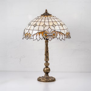 Klassische Glasmalerei Lampe Muttertagsgeschenk 8. Jahrestag Geschenk Jugendstil Lampe Vatertagsgeschenk Bild 1