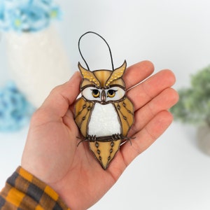 suncatcher of owl made of stained glass