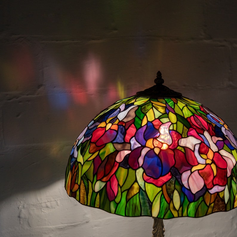 Iris stained glass flower lamp