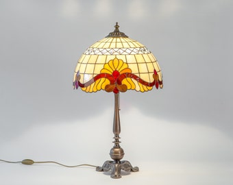 Moderne Glasmalerei Lampe Cottage Kern Dekor Nachttischlampenschirm Geschenk für Oma