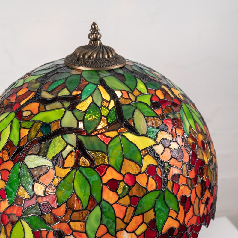 vibrant colors of the stained glass lamp