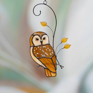 suncatcher of barn owl made of modern stained glass