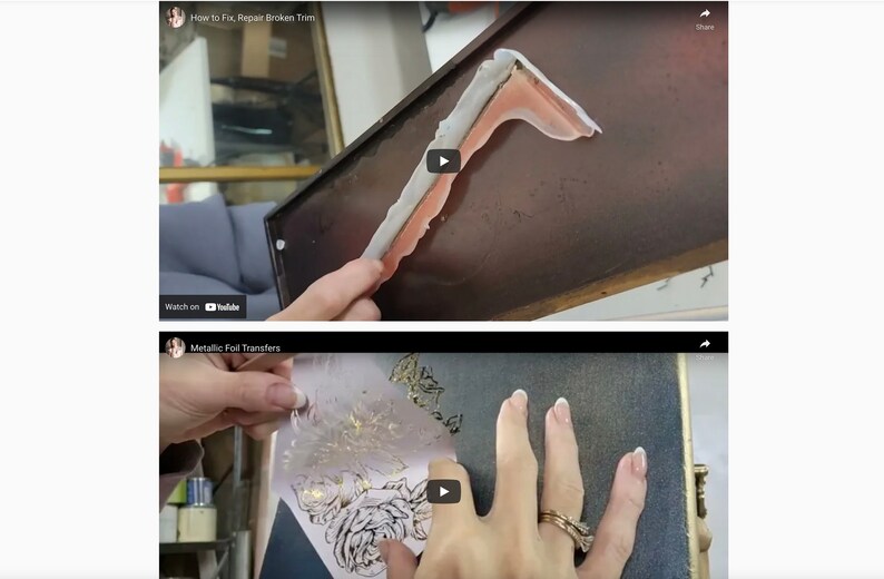 K&ouml;nnte beinhalten: Nahaufnahme einer Hand, die Kleber auf ein abgebrochenes Zierst&uuml;ck auftr&auml;gt. Das Zierst&uuml;ck ist hellbraun und der Kleber ist wei&szlig;. Die Hand tr&auml;gt einen Ring. Das Bild stammt aus einem Video-Tutorial zum Reparieren von abgebrochenen Zierleisten.