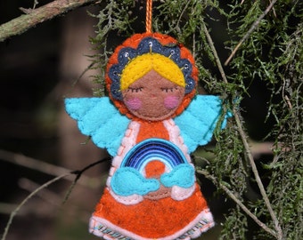 Handgemachter  Engel mit Regenbogen aus Wollfilz,  BPoC, Schutzengel, Hoffnung, 10 cm