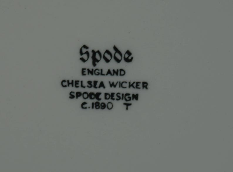 SPODE RIM SOUP Bowl in Chelsea Wicker Pattern #C1890 T