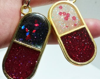 Yami Kawaii Yume Kawaii Menhara Pill Keychain Cute Blood Pill Resin Open Bezel Black Red Anime Keychain Pill Capsule Nurse Charm