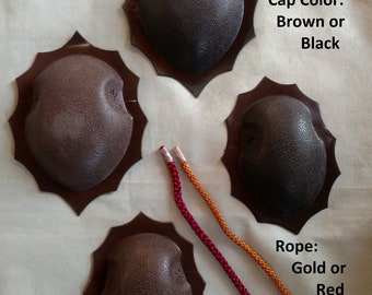 Deer Horn Montageplatten Kit, Wahl der Kappe: 1 Braun / Schwarz, groß oder mittel, Wahl von 1 Seil- Rot oder Gold und 12 Nägel, KAPPE & SEIL