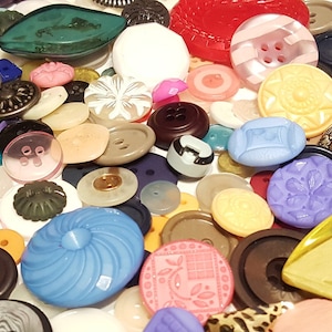 Wholesale Lot Grandmas  Unsearched Vintage & New Buttons Lot 1 Pound LB Assorted Fancy Crafts Jewelry Making Supply FREE Shipping to the US