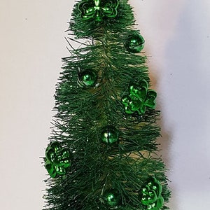 5&quot; Tall St PATRICK&#39;S DAY Dark Green w/ Green Metallic Clovers Miniature Sisal Bottle Brush Trees Bulk Crafts Gift Free Shipping