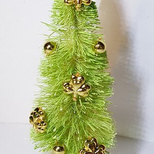 5&quot; Tall St PATRICK&#39;S DAY Light Green w/ Gold Metallic Clovers Miniature Sisal Bottle Brush Trees Bulk Crafts Free Shipping