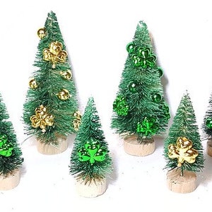 LOT 8 ST PATRICK&#39;S Day Dark Green Miniature Mini Sisal Bottle Brush Trees w/ Metallic Green & Gold Clovers Free Shipping Bulk Crafts