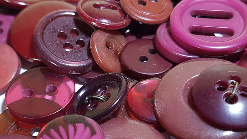 Lot 100 Mixed Assorted BURGUNDY WINE PLUM Vintage /& Newer Wholesale Bulk Buttons Home Schooling Learning Kids Craft Free Shipping