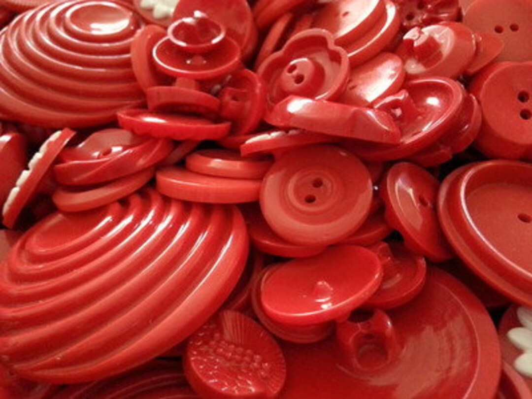 Lot 100 Mixed Assorted RED Vintage & Newer Wholesale Bulk Buttons Craft ...