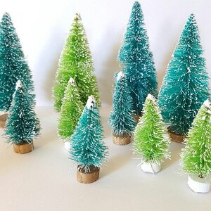 Lot of 10 Mini LIGHT & DARK GREEN Mix Snow Flocked Miniature Sisal Bottle Brush Christmas Trees Free Shipping