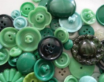 Lot 100 gemischte sortierte GRÜNE Vintage & neue Knöpfe perfekt für Handwerk Großhandel Bulk Buttons Kinder Handwerk Knöpfe zu Hause lernen Kostenloser Versand