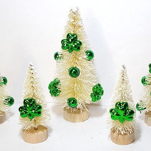 LOT 5 ST PATRICK&#39;S Day Ivory White Miniature Mini Sisal Bottle Brush Trees w/ Metallic Green Clovers Free Shipping Bulk Crafts Gift