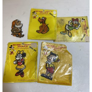 5 Pcs Vtg Disney character Patches Embroidery Sew Iron On Applique New Old Stock