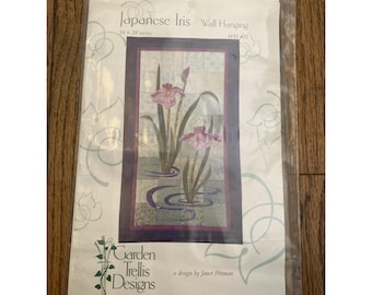 1997 Japanese Iris Quilted Wall Hanging Home Décor Pattern #WH401 Sewing Craft