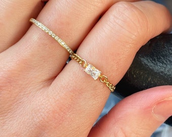 Feiner Gold Ring im Baguetteschliff, Damen Kettenring, Gold PVD Ring, Zirkonia im Smaragdschliff, CZ Ring im Baguetteschliff, handgemachter Schmuck