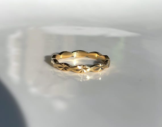 Star Band Ring, Etched Stacking Ring for Women, Gold Star Ring, 18k Gold PVD Jewelry, Minimalist Waterproof Rings