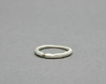 bague en argent - bague en or - bijoux faits à la main - bijoux uniques - bijoux minimalistes - bague de fiançailles - alliance - cadeau pour elle