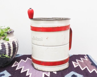 Vtg Androck Flour Sifter - Rustic Farmhouse Decor - Red and White Kitchen - Housewarming Gift - Country Cottage AirBNB - Metal Flour Sifter