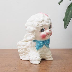 VTG keramische lamsplanter - vintage houder voor dierenplanten - blauwe strik babyschaap beeldje - decor kinderkamer kinderkamer - kraamcadeau
