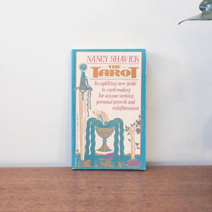 Le tarot - Nancy Shavick - 1988 - édifiante guide de lecture de cartes - livre de référence vintage - manuel de lecture de tarot des années 80