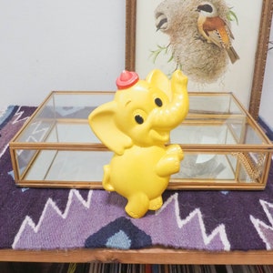 Vtg Elephant Chalkware Plaque - 70s Miller Studio - Vintage Yellow Elephant Wall Decor - Bedroom Bathroom Decor - Vintage Elephant