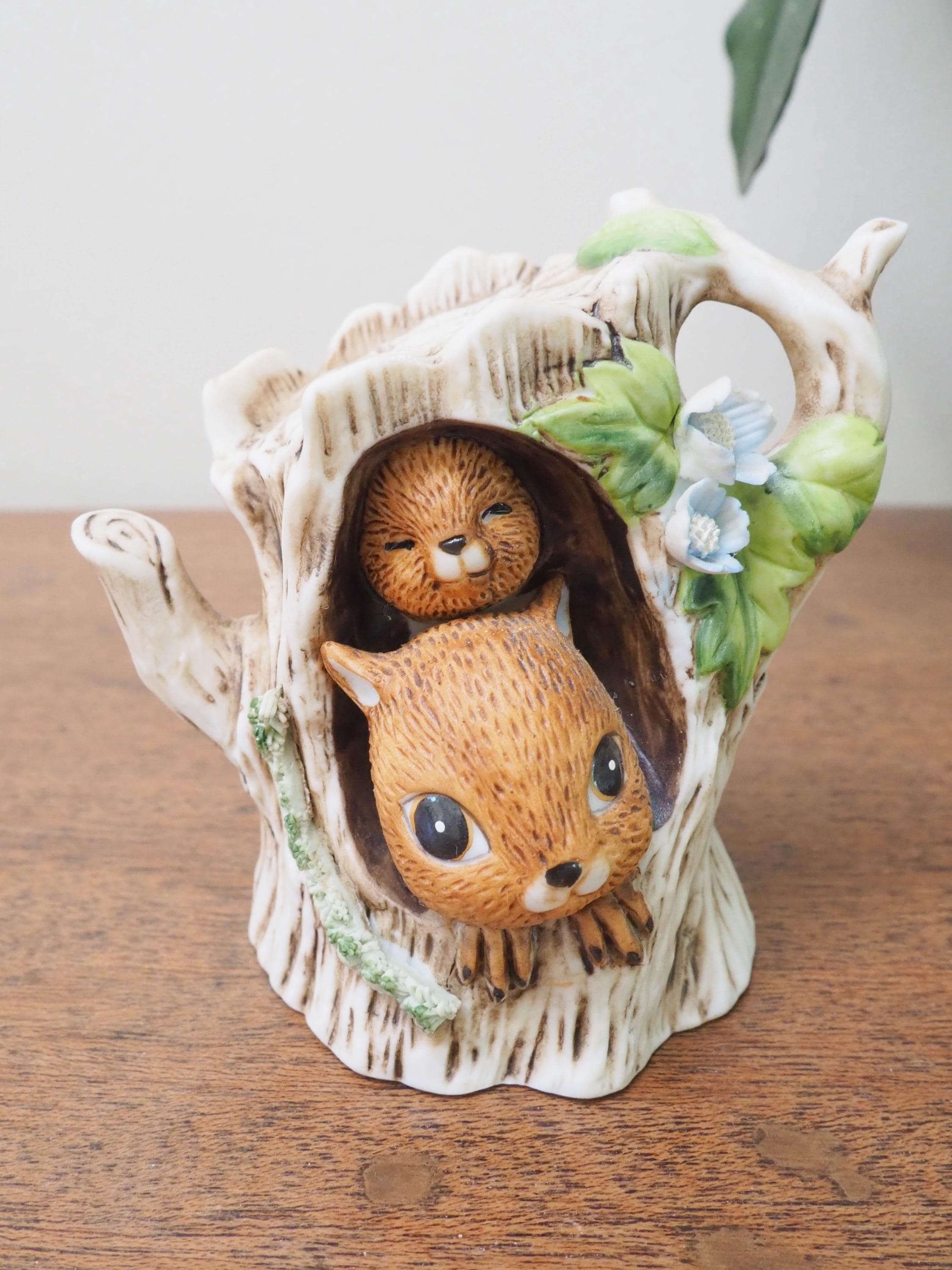 Vtg Enesco Squirrel in a Tree Stump Figurine - 1976 - Vintage