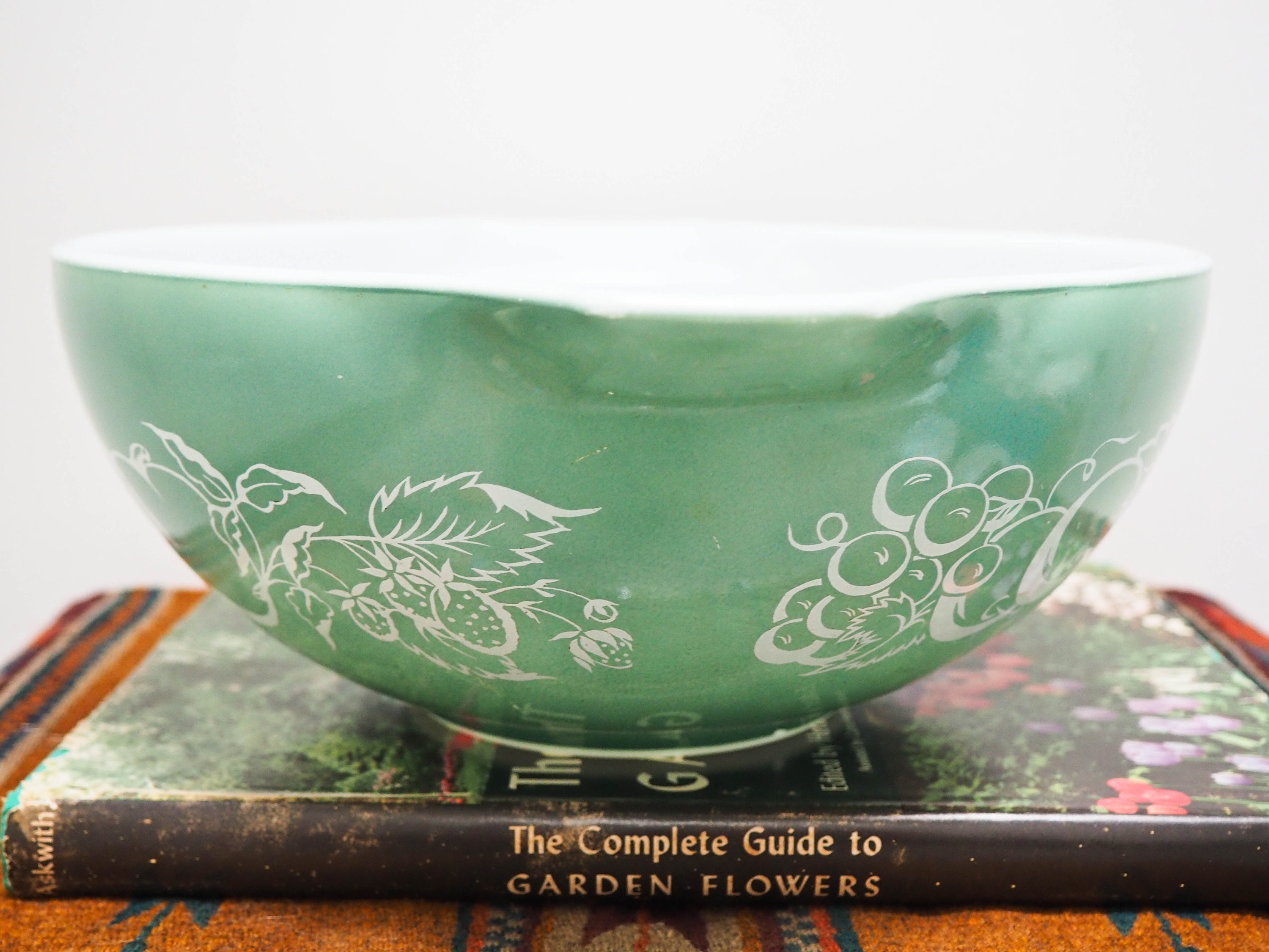 60s Pyrex Salad Bowl Cinderella Mixing Bowl 444 4 Quart Etsy