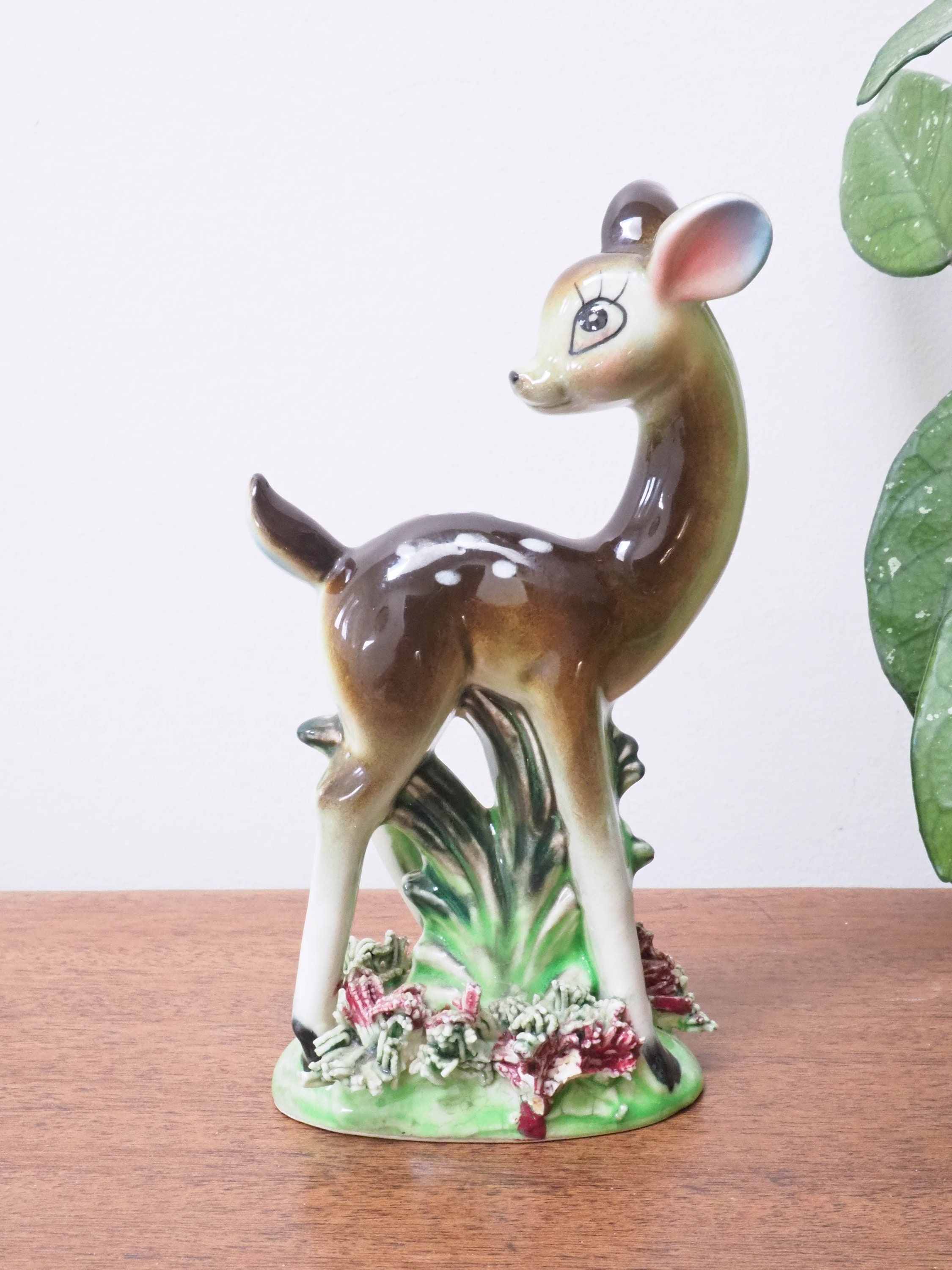 陶器の子鹿の置物 - ヴィンテージのかわいいバンビの鹿の置物 - 擬人化