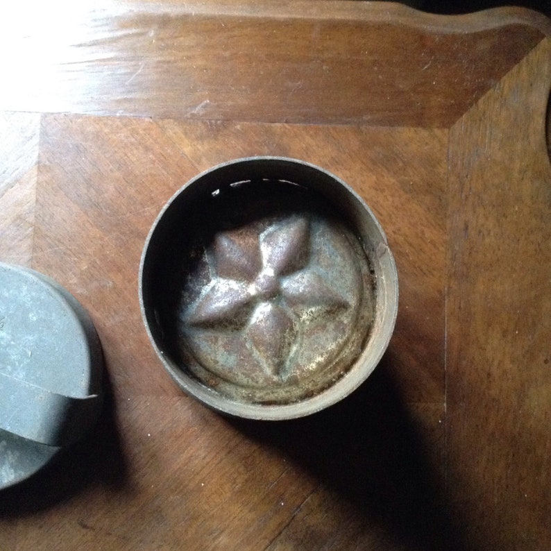 An antique vintage French ice cream jelly mould.