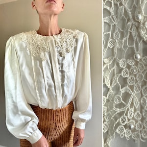 Vintage Edwardian Lace Neck Blouse| Gunne Sax Style Blouse| Balloon Sleeve | Puff Sleeve | lace w pearl embellishment | Secretary blouse
